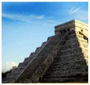 zona arqueológica  piramide de Chichen Itzá